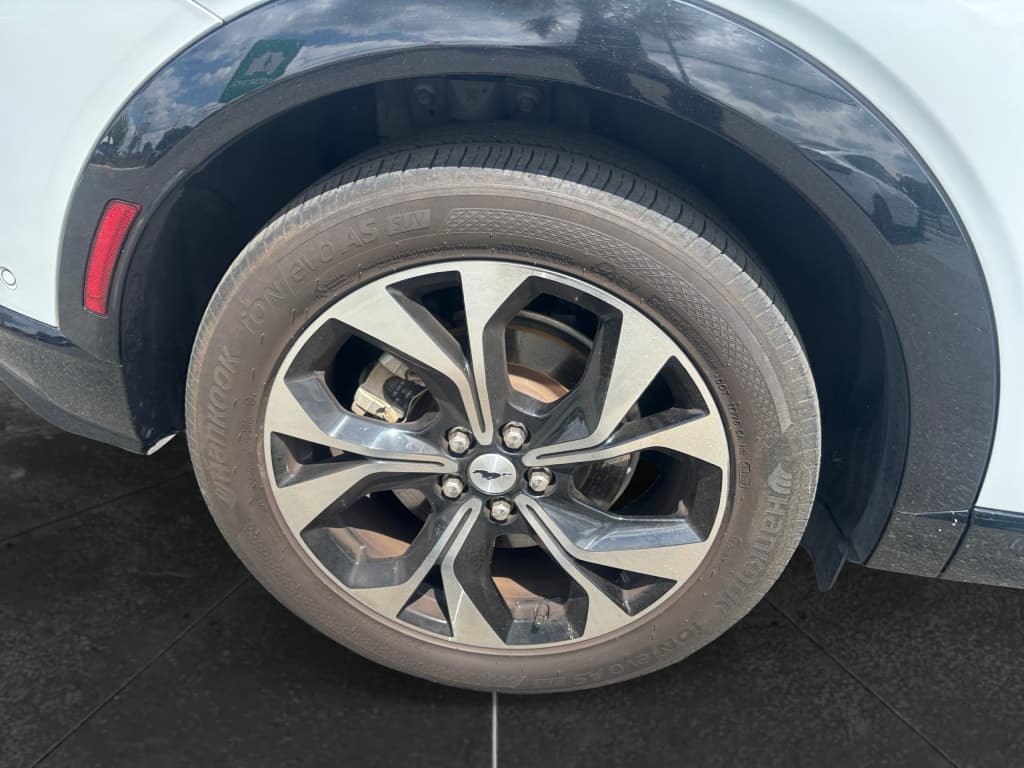2021 Ford Mustang Mach-E view 16