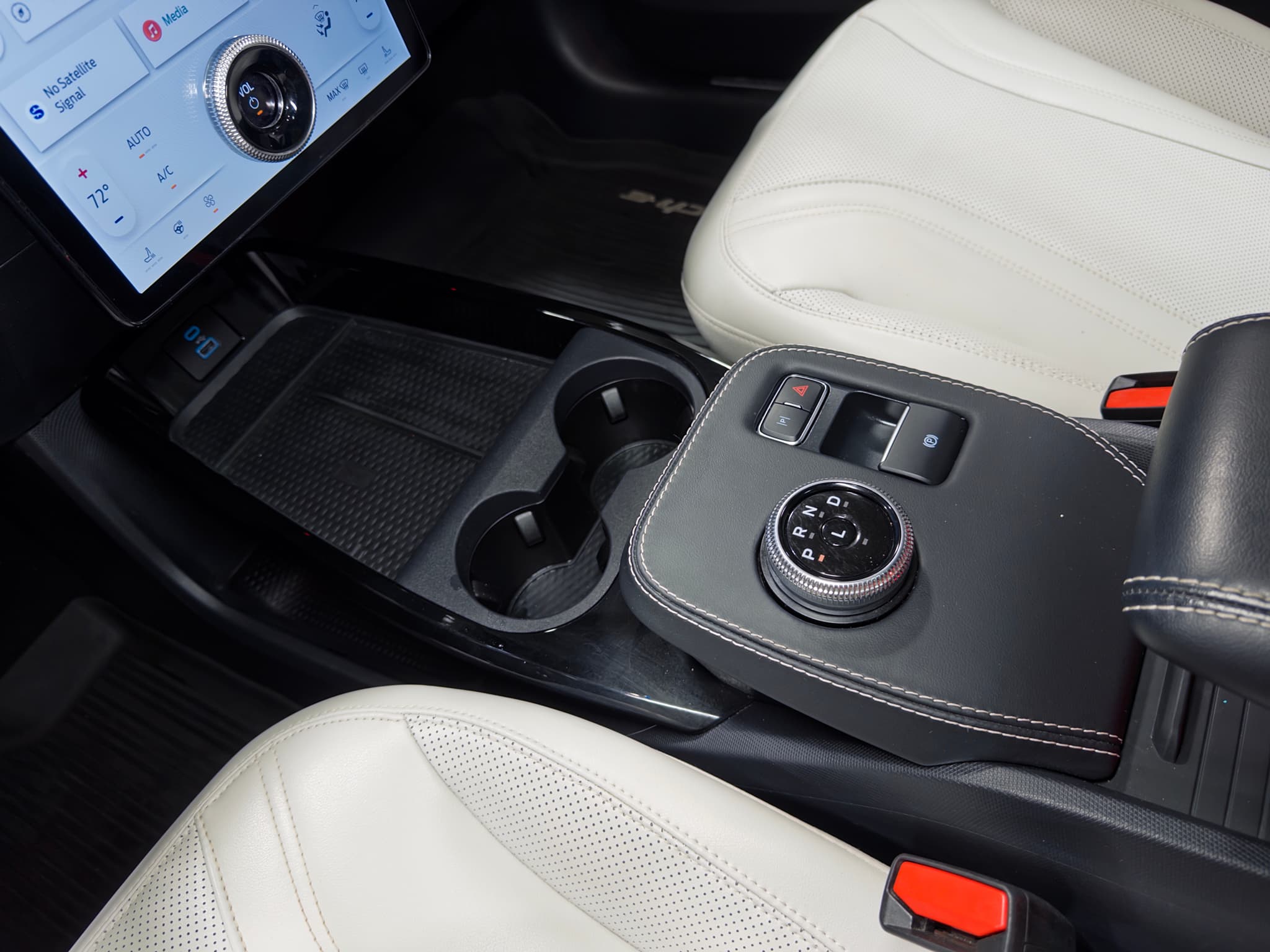 2021 Ford Mustang Mach-E view 19