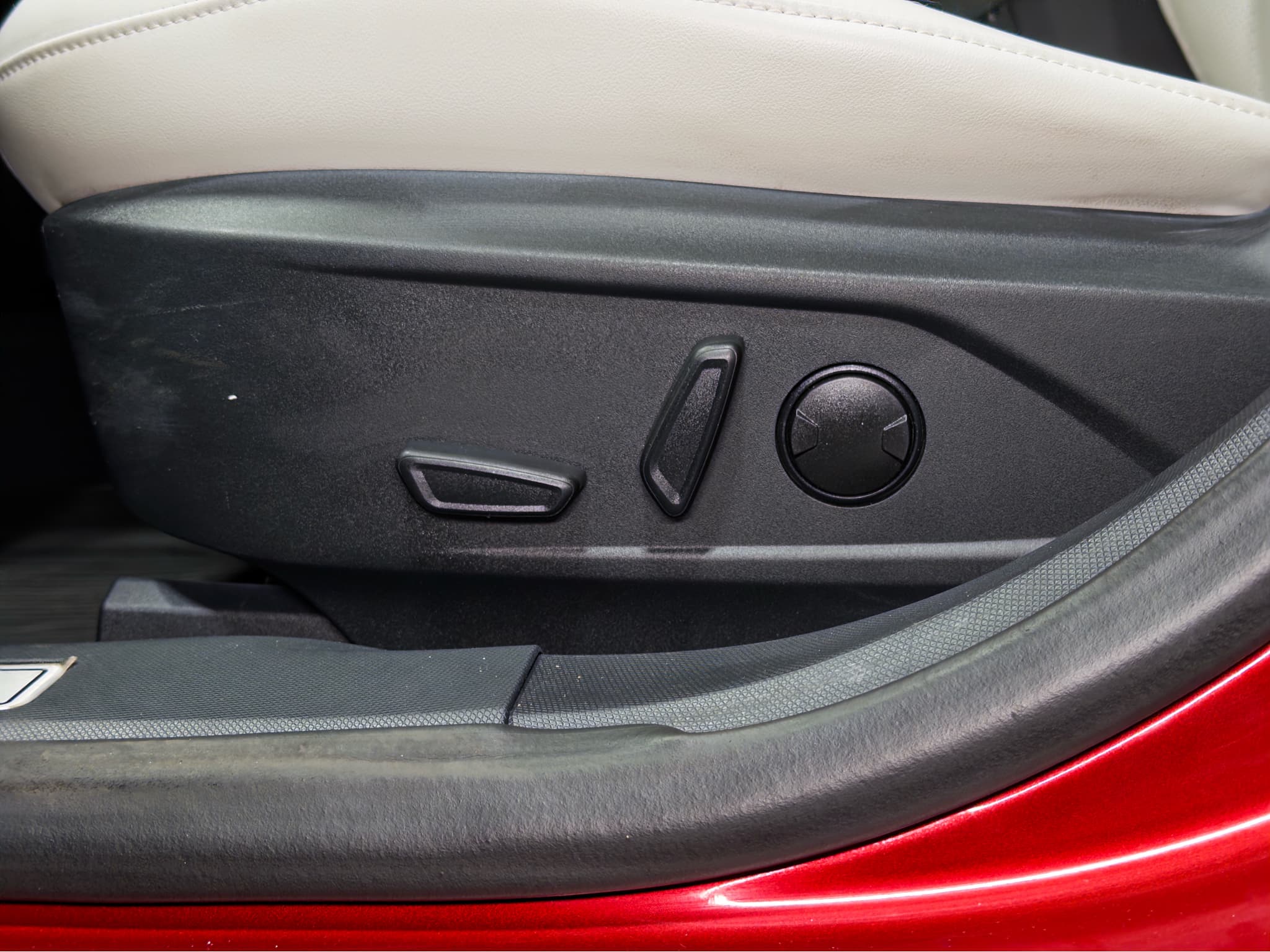 2021 Ford Mustang Mach-E view 8