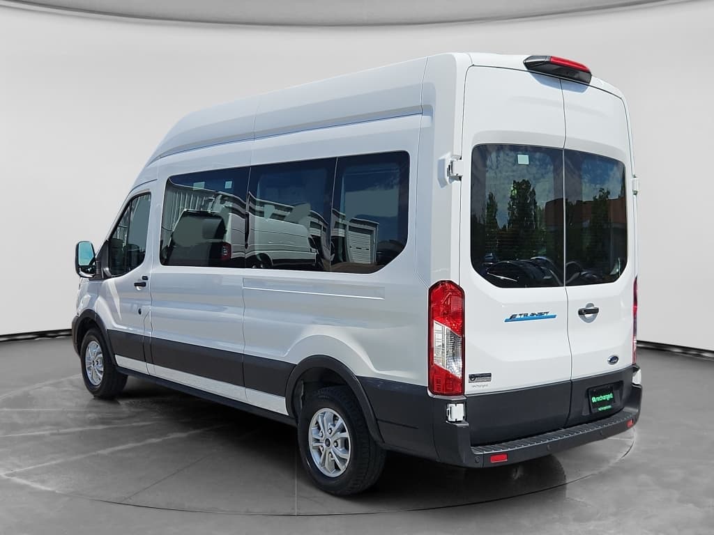 2023 Ford E-Transit view 2