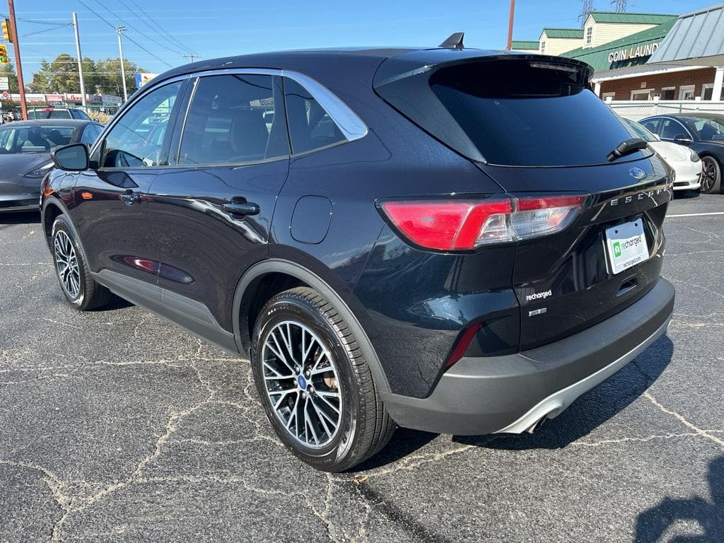 2021 Ford Escape Hybrid view 2