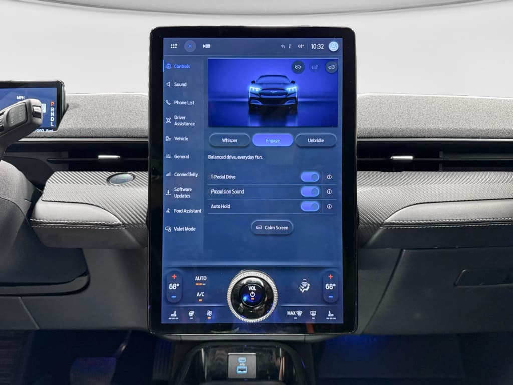 2023 Ford Mustang Mach-E view 13