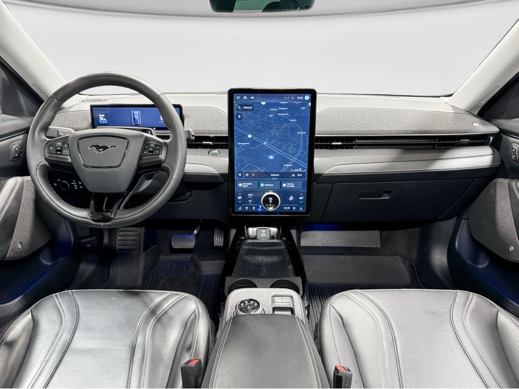 2023 Ford Mustang Mach-E view 17