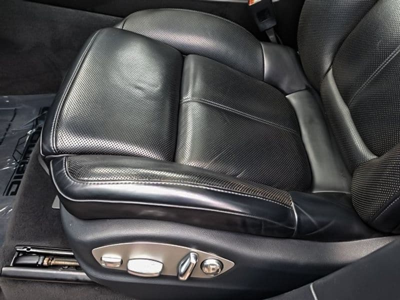 2017 Porsche Cayenne view 7