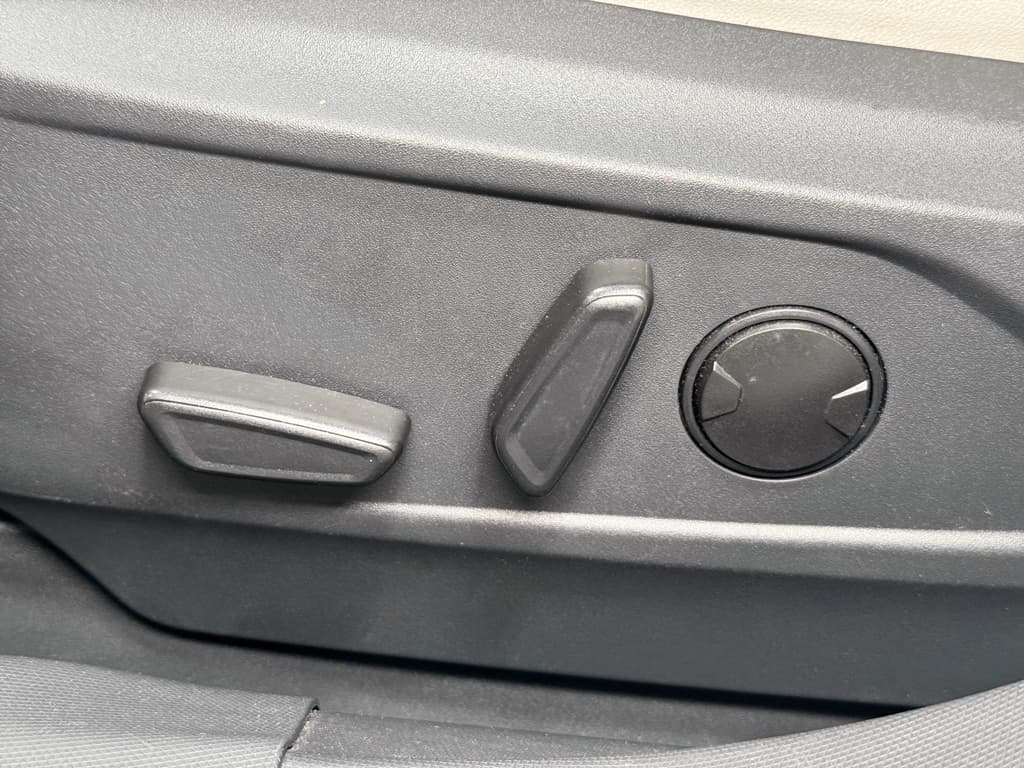 2023 Ford Mustang Mach-E view 7