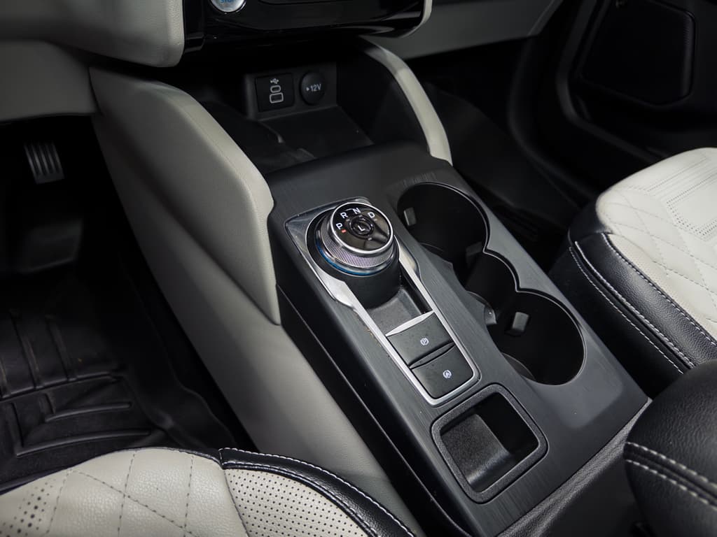2024 Ford Escape view 19