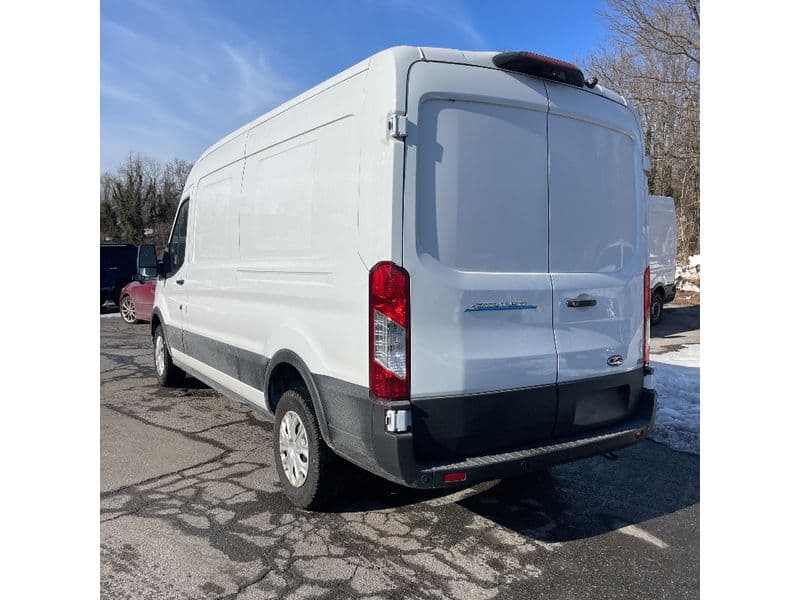 2023 Ford E-Transit view 2