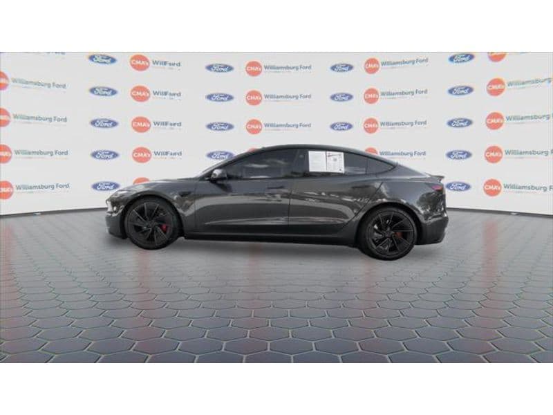 2024 Tesla Model 3 view 5