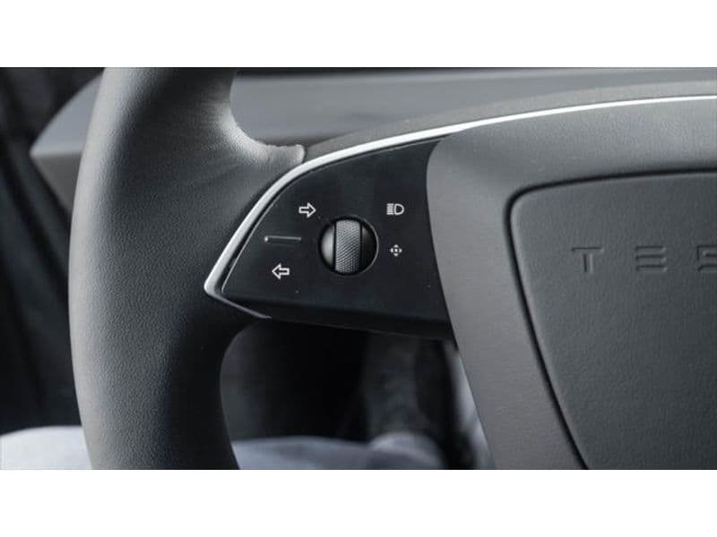 2024 Tesla Model 3 view 16