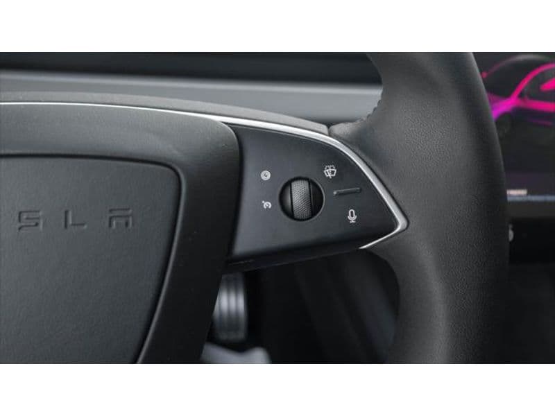 2024 Tesla Model 3 view 17
