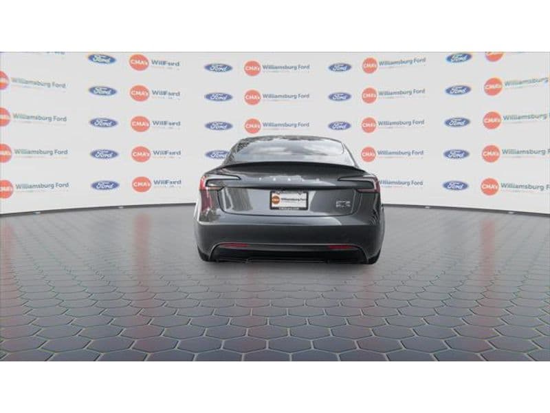 2024 Tesla Model 3 view 4