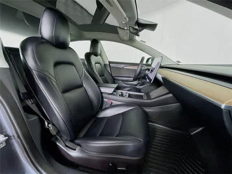 2023 Tesla Model 3 view 31
