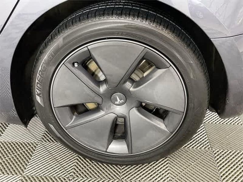 2023 Tesla Model 3 view 34