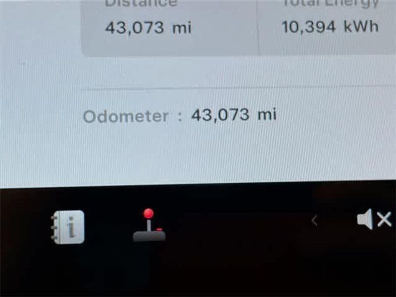 2023 Tesla Model 3 view 15