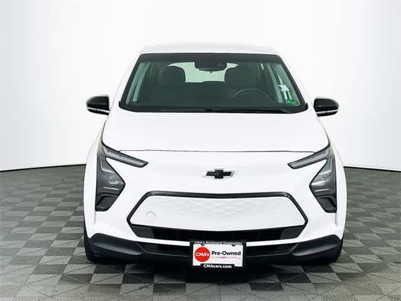 2023 Chevrolet Bolt EV view 4