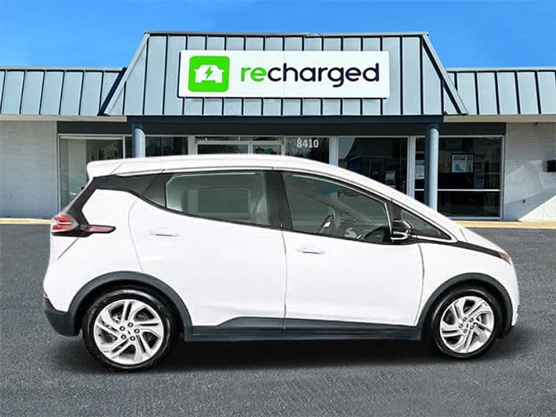 2023 Chevrolet Bolt EV view 7