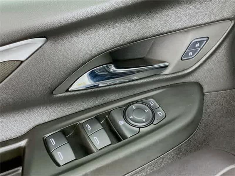 2023 Chevrolet Bolt EV view 21