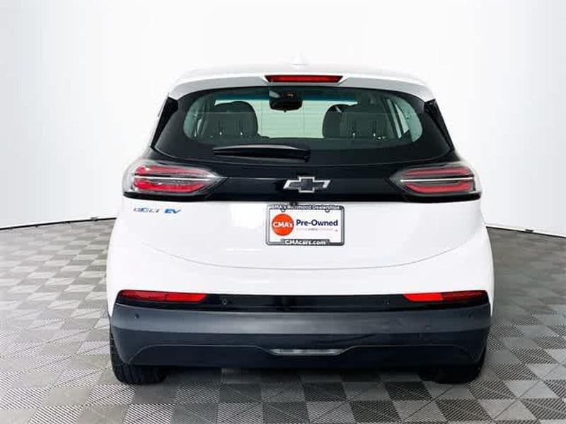 2023 Chevrolet Bolt EV view 9