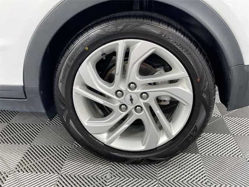 2023 Chevrolet Bolt EV view 32