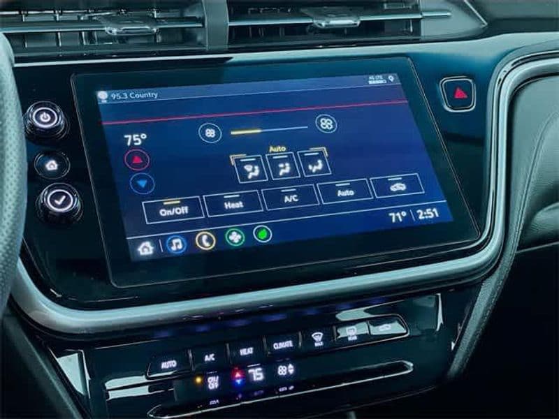 2023 Chevrolet Bolt EV view 19