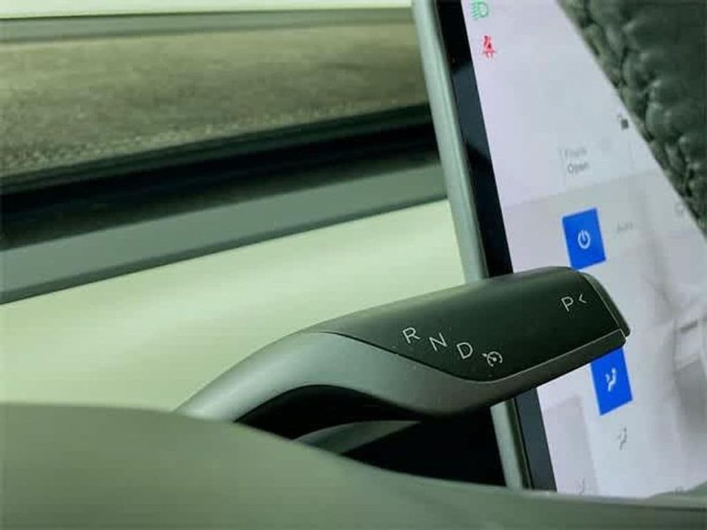 2021 Tesla Model 3 view 16