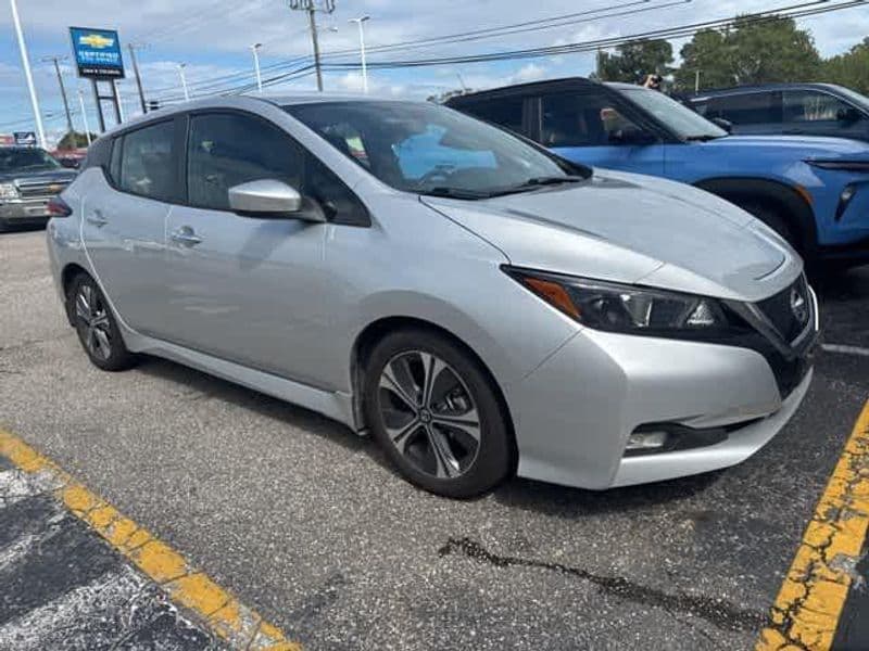 2021 Nissan LEAF view 1
