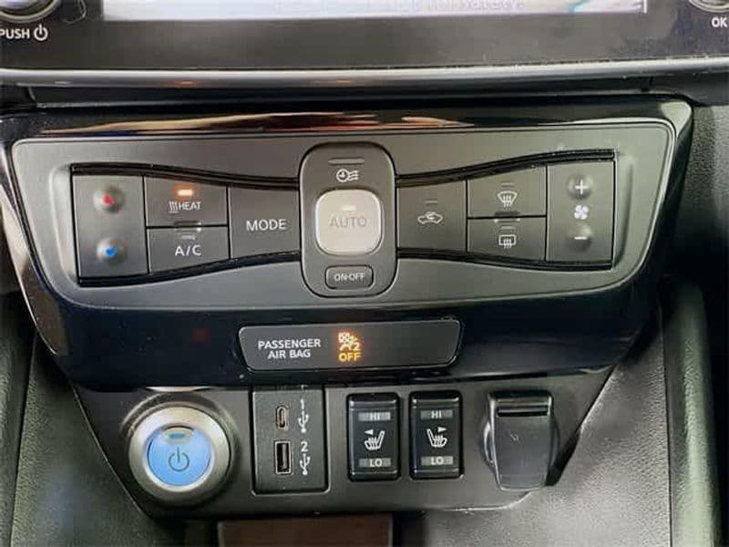 2021 Nissan LEAF view 18