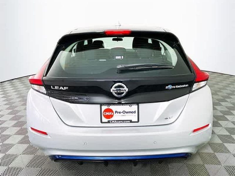 2021 Nissan LEAF view 7