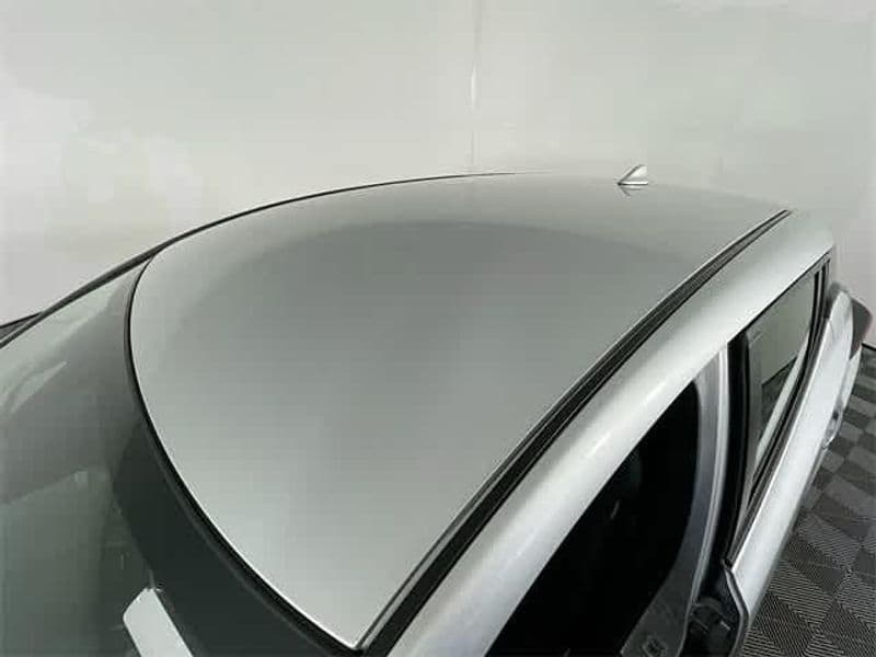 2021 Nissan LEAF view 11