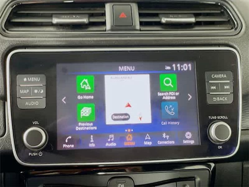 2021 Nissan LEAF view 17