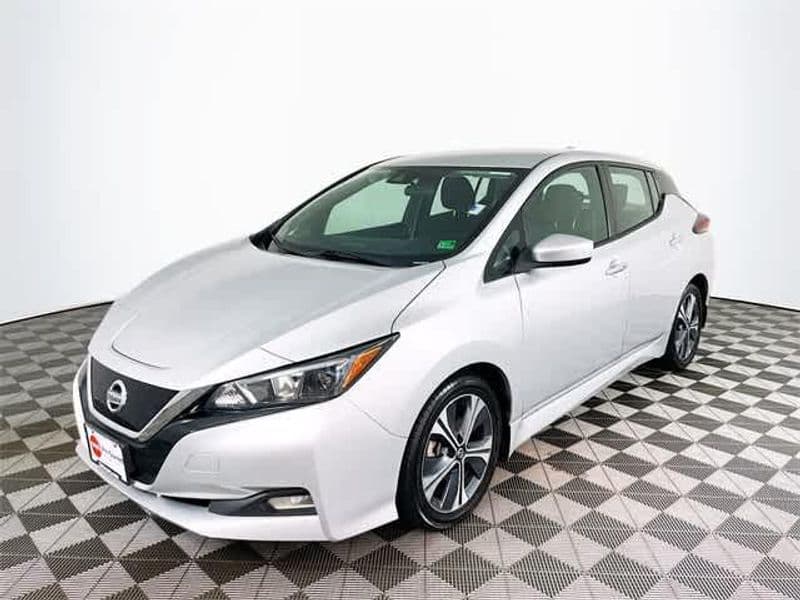 2021 Nissan LEAF view 3