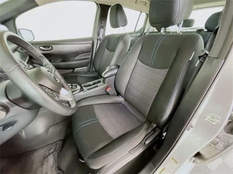 2021 Nissan LEAF view 23