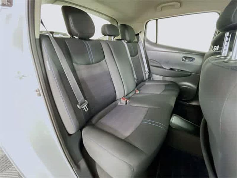 2021 Nissan LEAF view 29