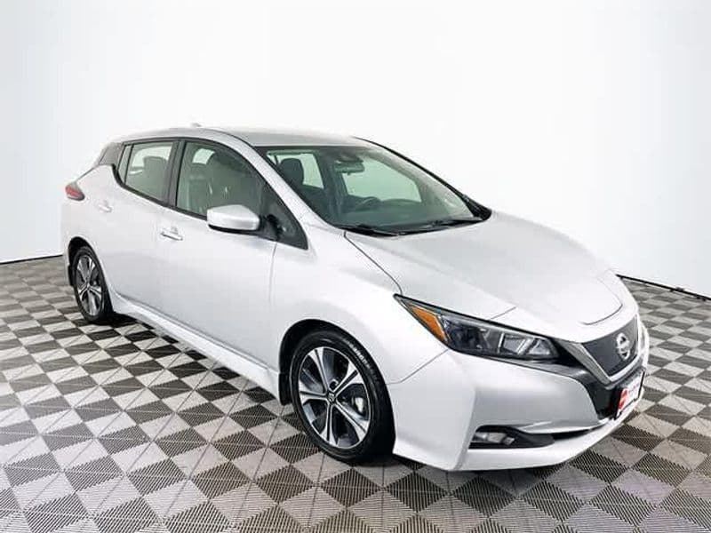 2021 Nissan LEAF view 1