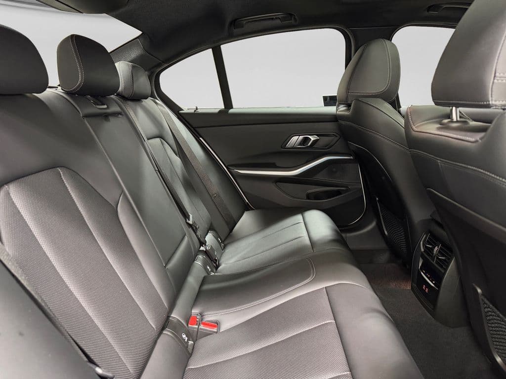 2023 BMW 3 series view 10