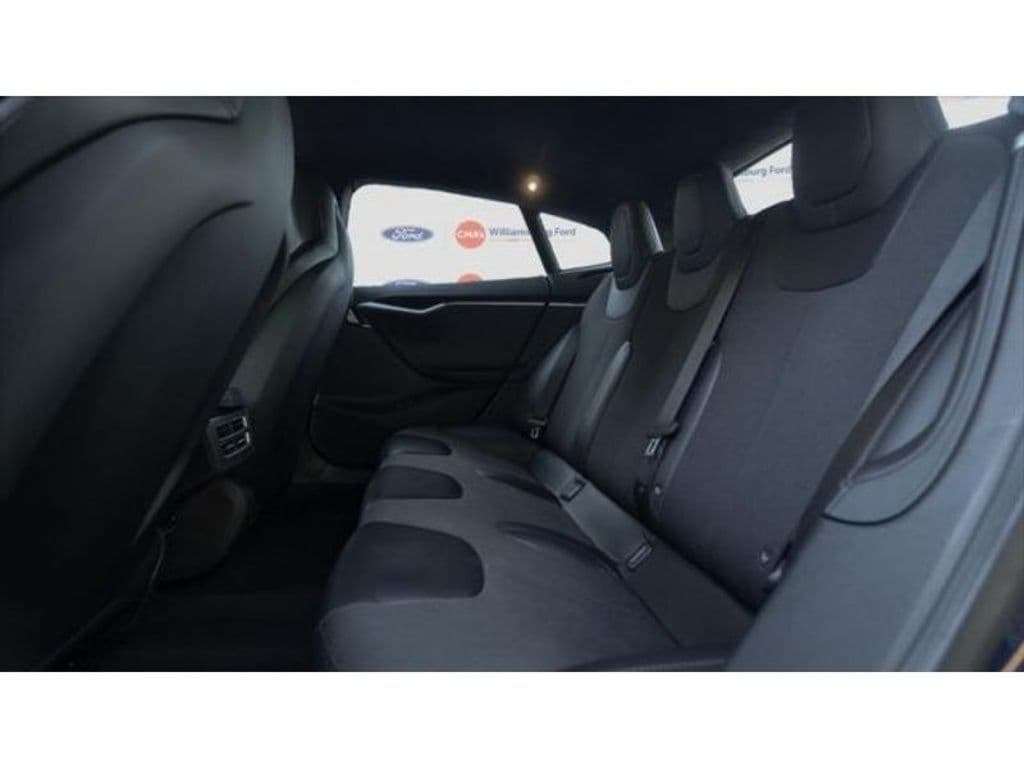 2016 Tesla Model S view 14