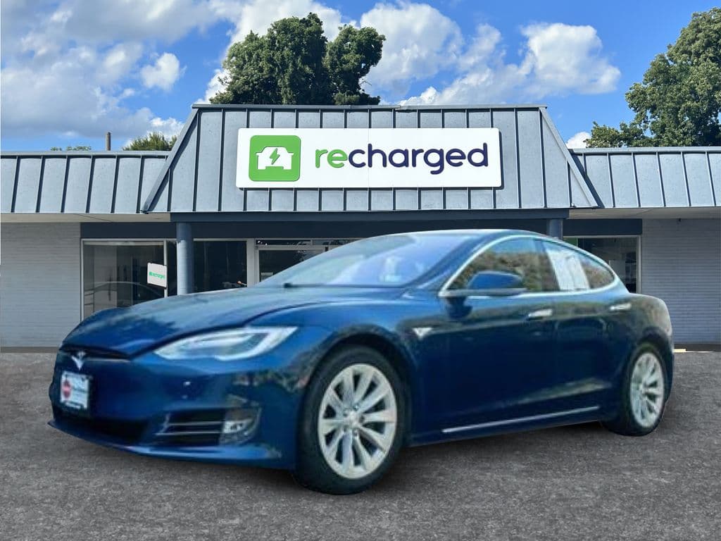 2016 Tesla Model S view 1