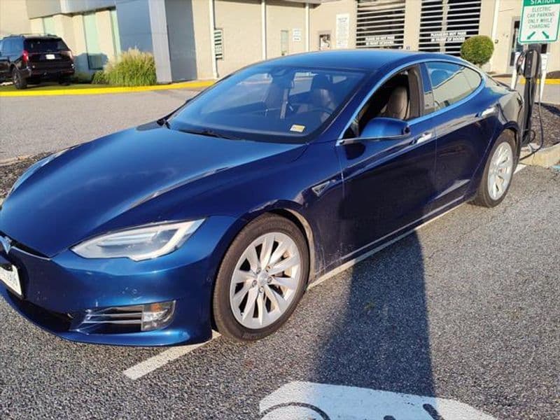 2016 Tesla Model S view 2