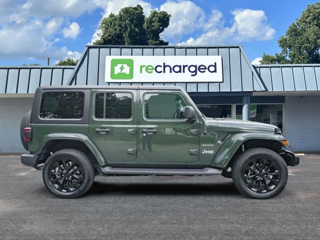 2021 Jeep Wrangler view 3