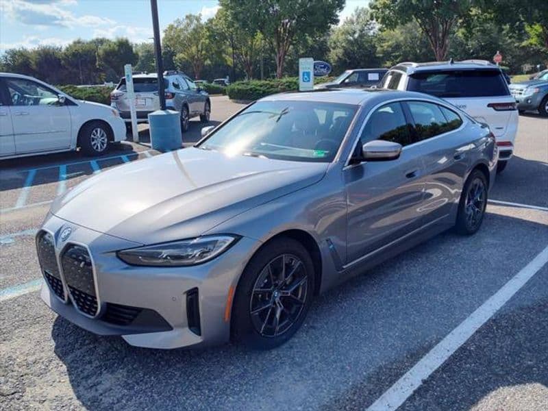 2023 BMW i4 Gran Coupe view 3