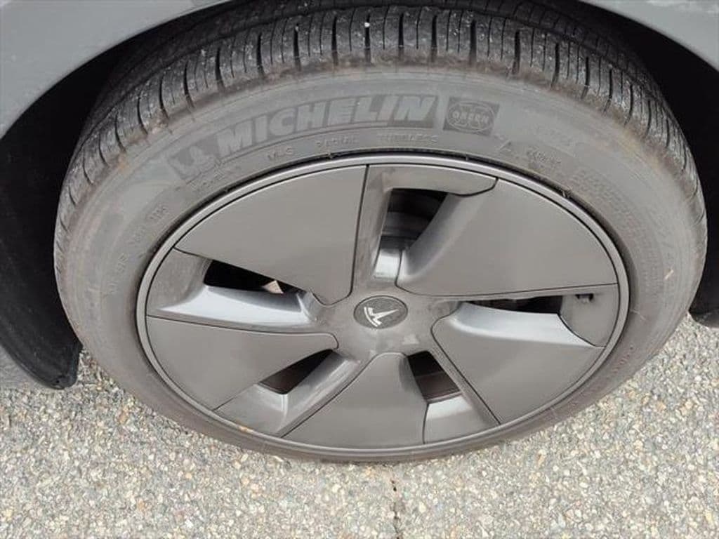 2023 Tesla Model 3 view 31