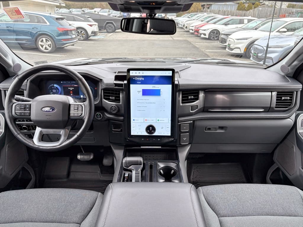2024 Ford F-150 Lightning view 17