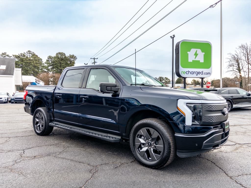2024 Ford F-150 Lightning view 4