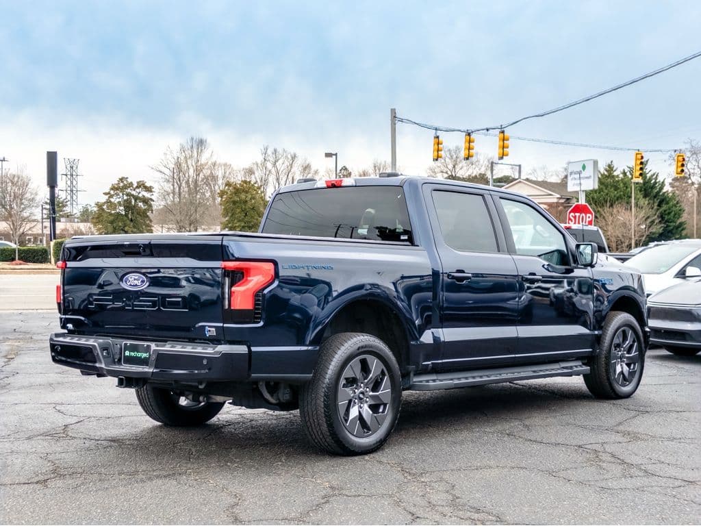 2024 Ford F-150 Lightning view 3