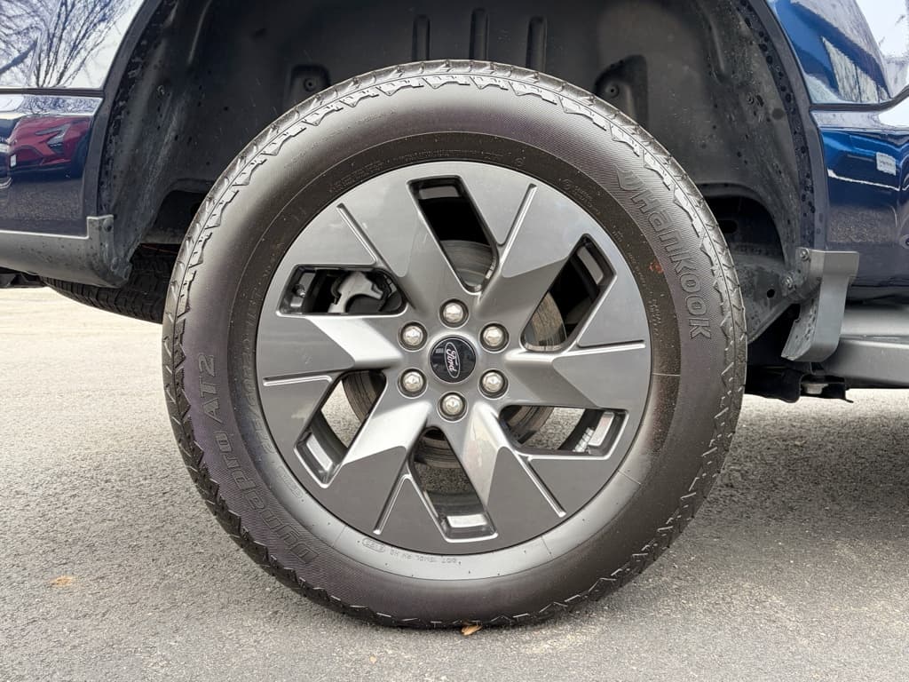 2024 Ford F-150 Lightning view 38