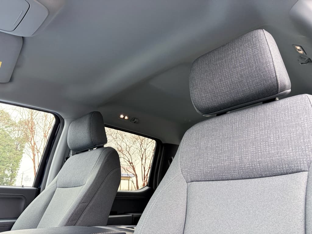 2024 Ford F-150 Lightning view 25