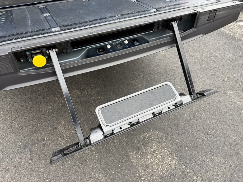 2024 Ford F-150 Lightning view 33