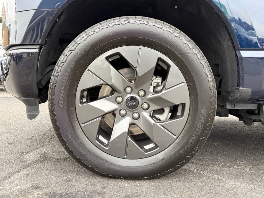 2024 Ford F-150 Lightning view 42