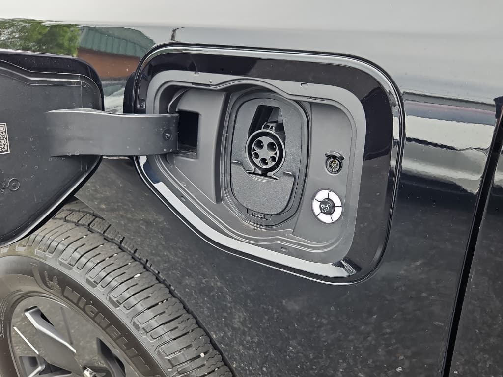2022 Ford F-150 Lightning view 5