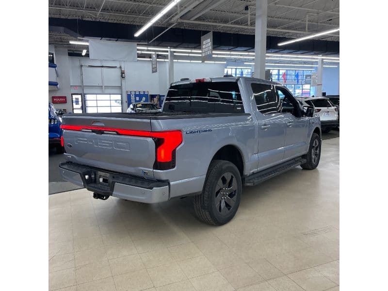 2022 Ford F-150 Lightning view 3